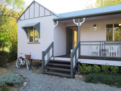 Briar Rose Cottages - Lightning Ridge Tourism 2