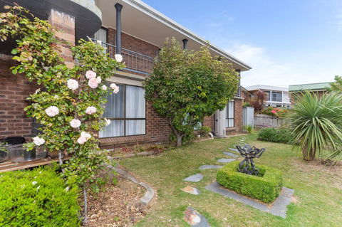 Bridairre Holiday Apartments - Lightning Ridge Tourism 2