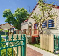 Bright 3-bedroom apartment - Central Armidale - Lightning Ridge Tourism