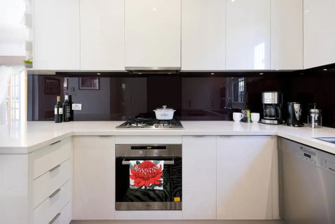 Bright And Elegant Executive 3 Bedroom Family Home - Lightning Ridge Tourism 1