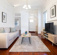 Bright and Elegant Executive 3 Bedroom Family Home - Lightning Ridge Tourism