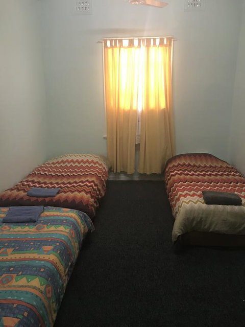 Broken Hill Tourist Lodge - Lightning Ridge Tourism 2