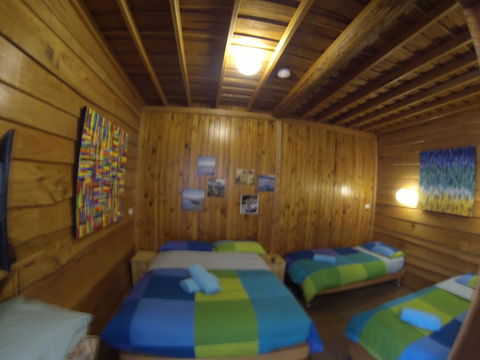 Bunkhouse Motel - Lightning Ridge Tourism 1