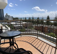 Burleigh Gardens North Hi-Rise Holiday Apartments - Lightning Ridge Tourism
