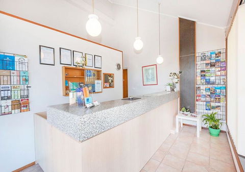 Burwood East Motel - Lightning Ridge Tourism 2