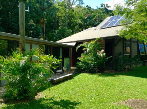 Butterfly Studio - Lightning Ridge Tourism 0