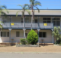 Cabenay 3 - VIEWS ACROSS THE PARK - Lightning Ridge Tourism