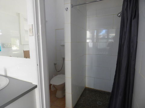 Calder Family Motel - Lightning Ridge Tourism 1