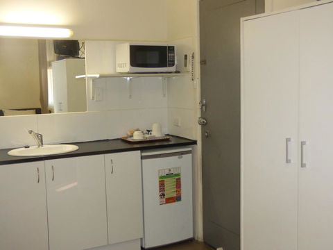 Calder Family Motel - Lightning Ridge Tourism 2