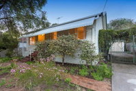 Book Medina Accommodation Vacations Lightning Ridge Tourism Lightning Ridge Tourism