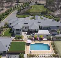 Canberra Luxury Estate - Lightning Ridge Tourism