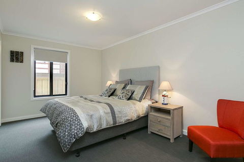 Cape Woolamai Haven - Lightning Ridge Tourism 3