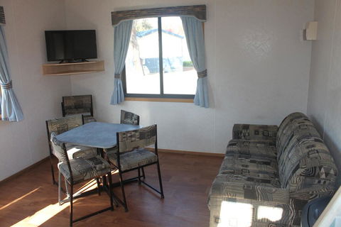 Capital Country Holiday Park - Lightning Ridge Tourism 2