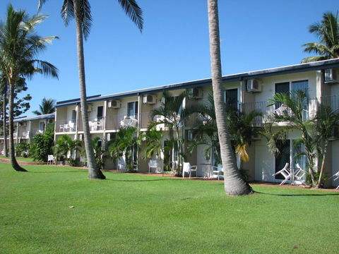 Cardwell Beachcomber Motel & Tourist Park - Lightning Ridge Tourism 0