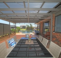 Carefree on Cormorant - Lightning Ridge Tourism
