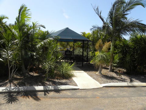 Carnarvon Central Apartments - Lightning Ridge Tourism 1