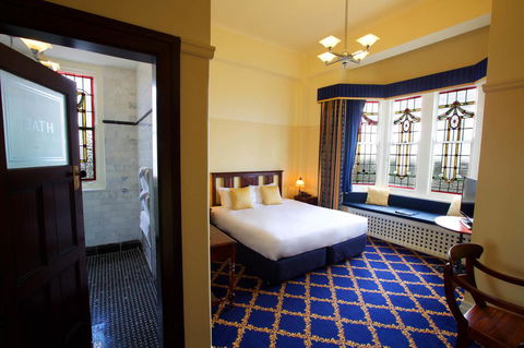 Carrington Hotel - Lightning Ridge Tourism 2