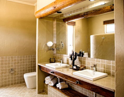 Casa La Vina Villas Pokolbin - Lightning Ridge Tourism 3