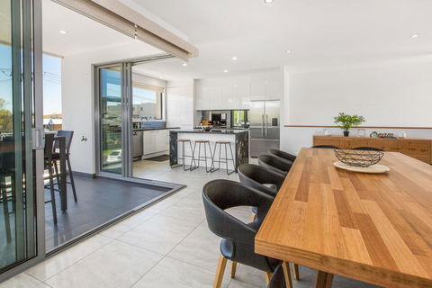CASABLANCA - DROMANA - Lightning Ridge Tourism 1