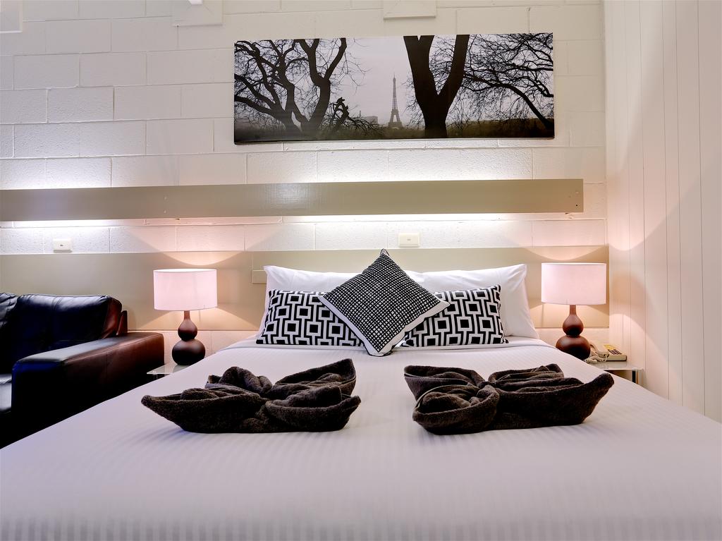 Euroa VIC Lightning Ridge Tourism