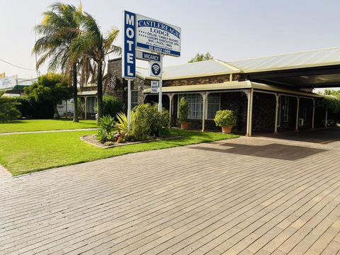 Castlereagh Lodge Motel - Lightning Ridge Tourism 0