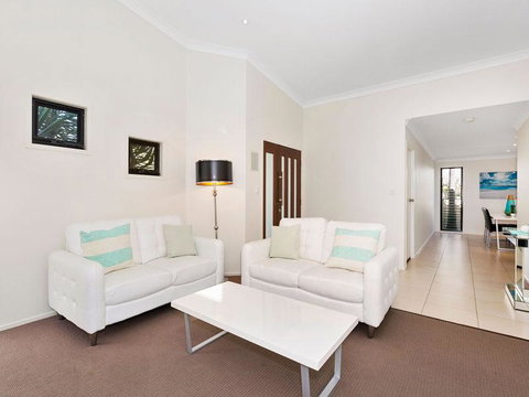 Casuarina Escape - Lightning Ridge Tourism 2