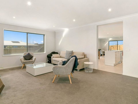 Cazamy Coastal - Lightning Ridge Tourism 2