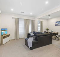 Central and Charming on Wallace - Lightning Ridge Tourism