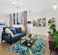 Central Apartment with Spacious Living and Dining - Lightning Ridge Tourism
