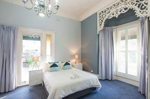 Central Charm - Lightning Ridge Tourism 2
