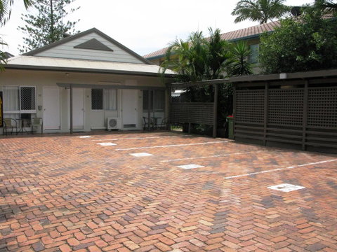 Central Motel Mooloolaba - Lightning Ridge Tourism 2