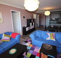 Central Park 14 - Centrally located with views to the mountains - Lightning Ridge Tourism