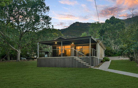 Central Views Halls Gap - Lightning Ridge Tourism 0