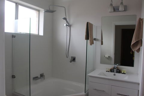 Centrepoint Motel - Lightning Ridge Tourism 2