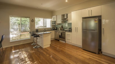 Championship Golf Course On Your Back Door - Lightning Ridge Tourism 3