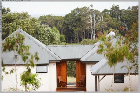 Chandeliers On Abbey - Lightning Ridge Tourism 0