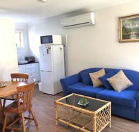 Charlie sweet home at Mornington Peninsula - Lightning Ridge Tourism