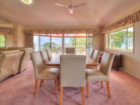 Charlton Apartments On The Esplanade - Lightning Ridge Tourism 3