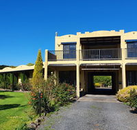 Chateau Bass - Lightning Ridge Tourism