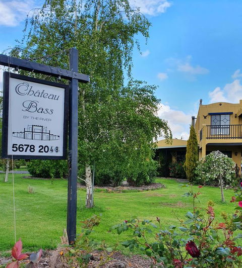 Chateau Bass - Lightning Ridge Tourism 3