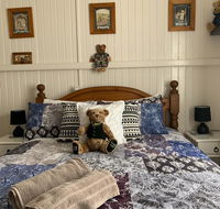 Cherry Blossom Cottage - Lightning Ridge Tourism