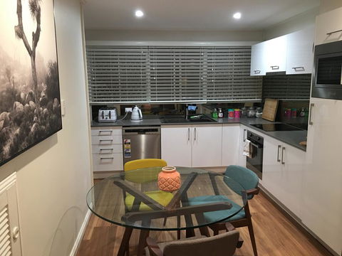 Chevron Luxury Pad - Lightning Ridge Tourism 2