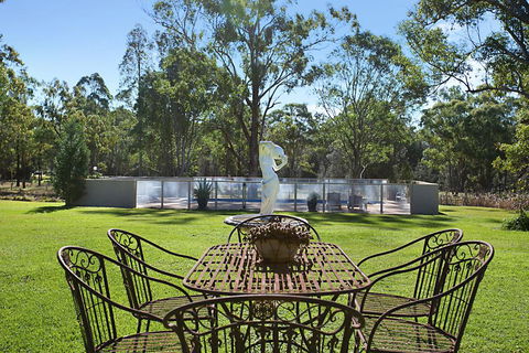 Chez Vous Villas Pokolbin - Lightning Ridge Tourism 0