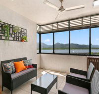 Chic City Apartment with Waterfront Views - Lightning Ridge Tourism
