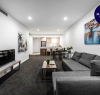 CITY APARTMENT and FREE CITY TOUR BUS NEARBY - Lightning Ridge Tourism