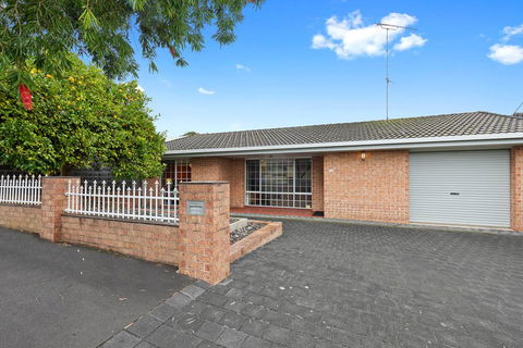 City Two Apartment - Lightning Ridge Tourism 1