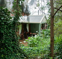 Clarendon Chalets - Lightning Ridge Tourism