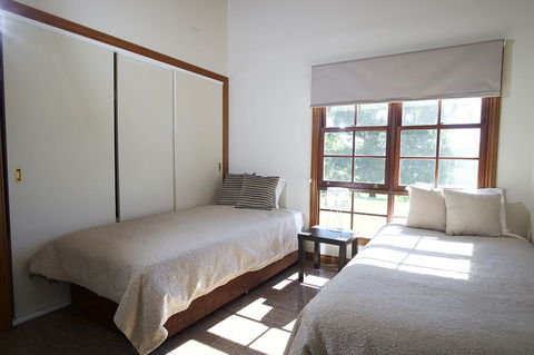 Clarendon Forest Retreat - Lightning Ridge Tourism 2