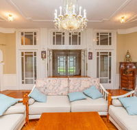 Classic 5 Beds Mt Dandenong Resort - Lightning Ridge Tourism