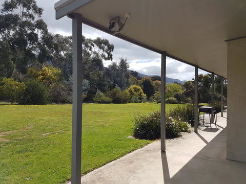 Classic Retreat - Lightning Ridge Tourism 3